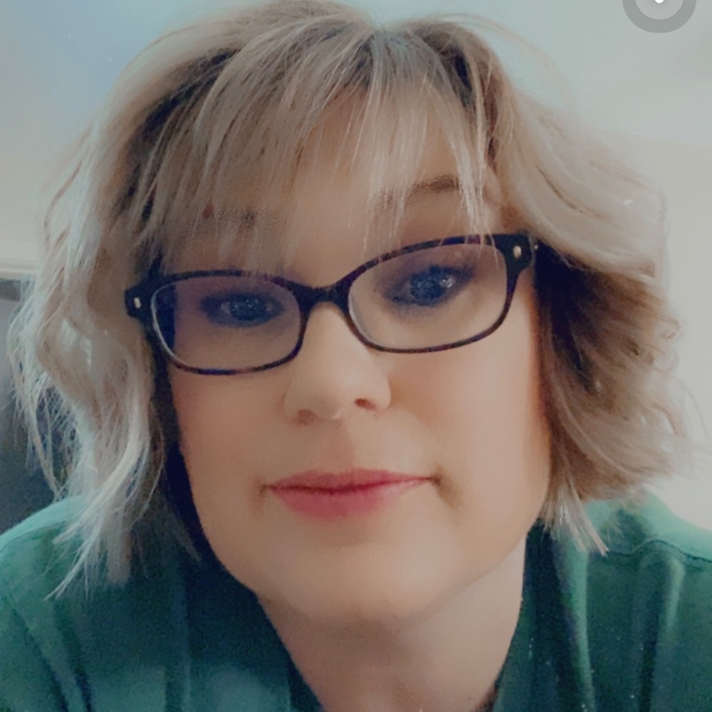 Meet your Posher, Leandra